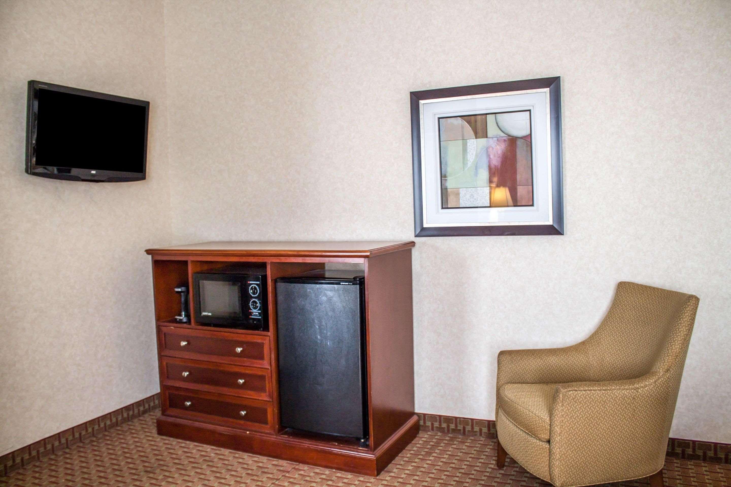 Comfort Inn & Suites Kent - University Area Eksteriør bilde